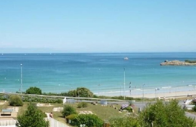 T3 triplex, 2 separate bedrooms, garden and panoramic sea view