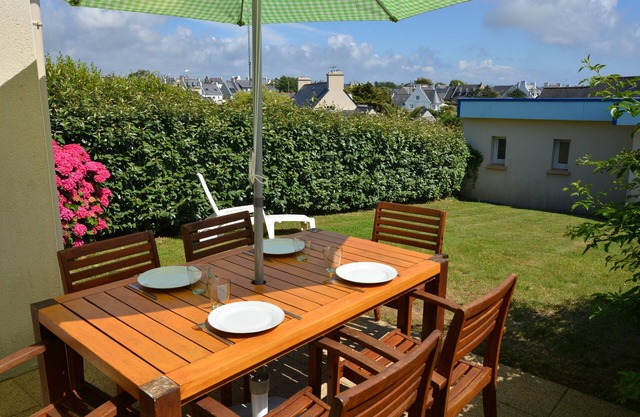 T3 villa with heated pool, 100m from the beach located in Le Conquet