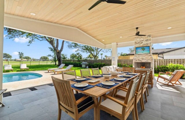 Taj Duval, Sleeps 14, Saltwater Pool