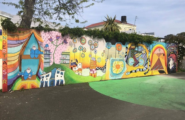 Takaka Townhouse with Hundertwasser Fence