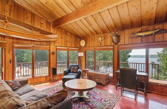 Tall Timbers Luxury Cottage