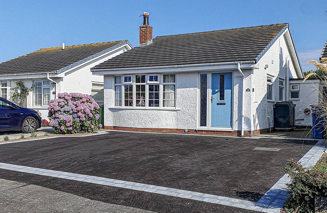 Tan Y Wylan - a bungalow that sleeps 6 guests in 3 bedrooms