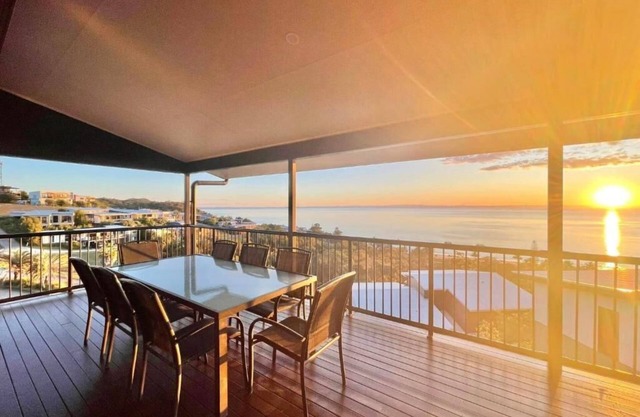 Tangalooma Hilltop : SUNSETS ON MORETON Moreton island