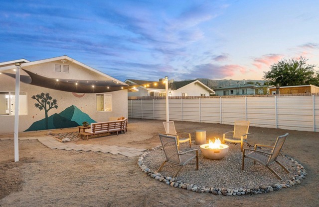 🌵🍊Tangerine House - Hot Tub, Fire Pit, BBQ!🍊🌵
