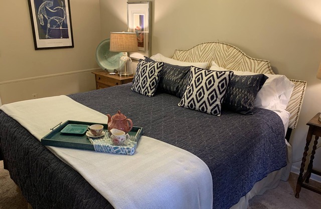Tanglewood Farm -Horse & Hound Suite 1 BR/2BA Private Apt on Horse Farm
