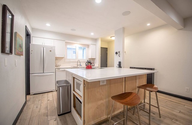 Tarrytown 2 Bedroom Condo