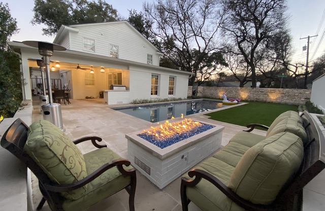 Tarrytown Colonial Farmhouse with Resort Pool