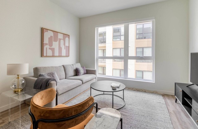 Tasteful Hayward 2BR w/Heated Pool, near Shops & Dining, by Blueground