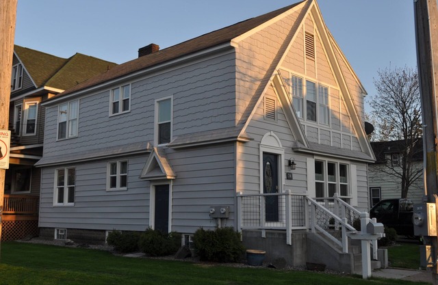 Tastefully Decorated And Sparkling Clean ~ Home Away From Home!