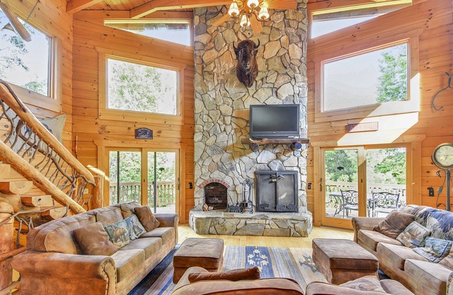 Tatonka Lodge, 2 master suites on a buffalo ranch!
