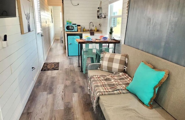 TCR @ 290 Wine Trail #11 - New 40' unit sleeps 4!