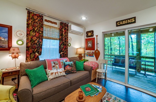 Tennessee Escape w/Hot Tub & Fire Pit!