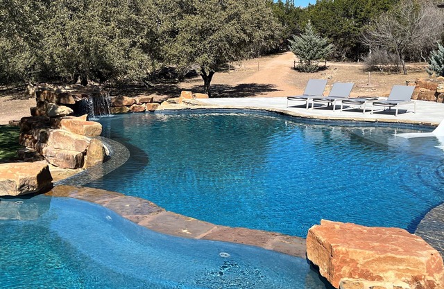 Texas Hill Country Villa w/private pool, hot tub & putting green
