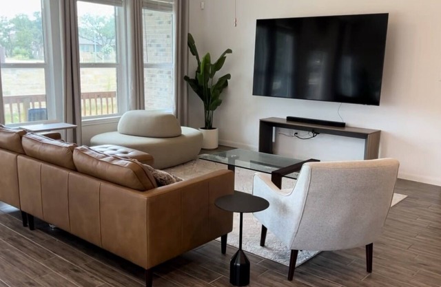 Texas Hill County - Modern Living
