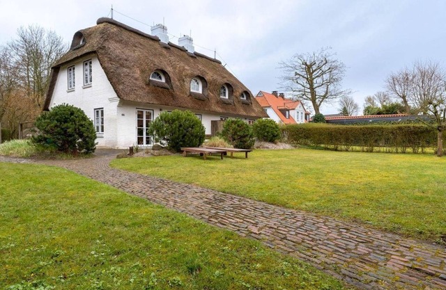 Thatched roof house Nordlicht LEE