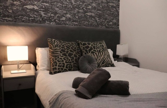 The Anfield View B&B - 9 Bed Room