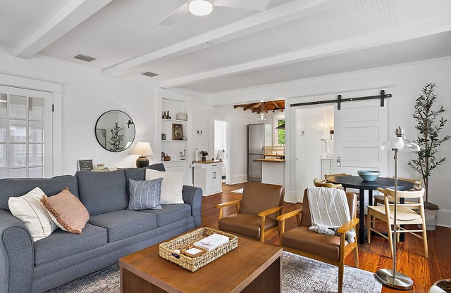 The Ashford - 2min walk to DT Mt Dora - 5 Star luxury!