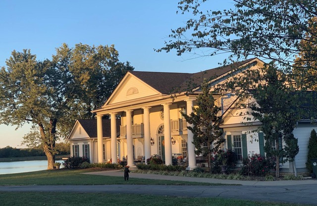 The B & B at Queenslake