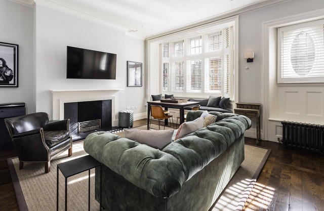 The Berkeley Square Suite