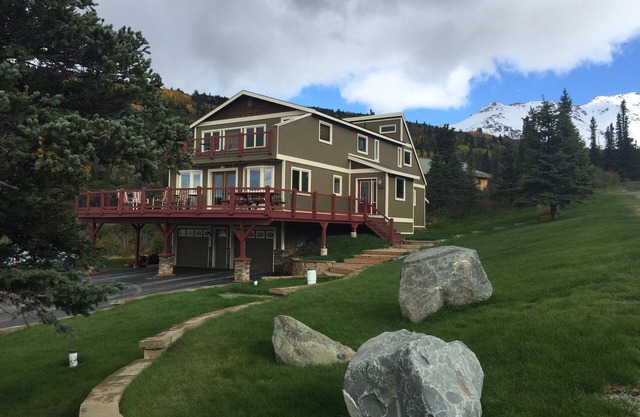 The Best Alaskan Get Away Retreat For Your Family Or Group