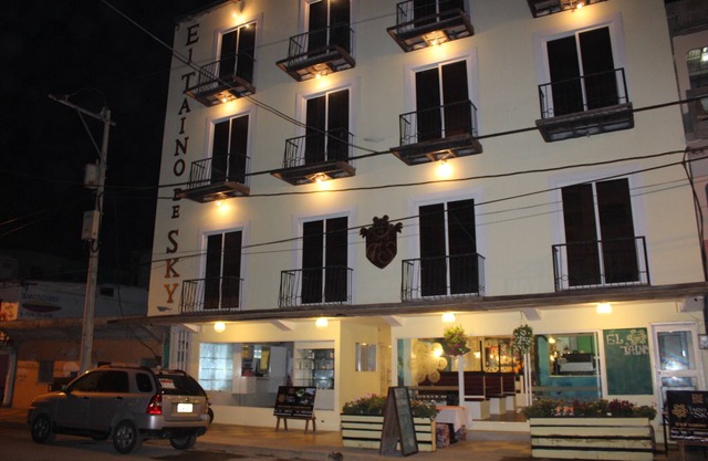 The best hotel in front of the Montañita Beach
