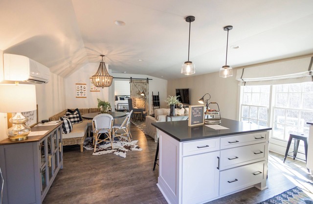 The best of Franklin! Beautiful listing on private acreage & minutes to downtown