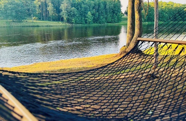 The Birch – New! Menominee River Boutique Cottage