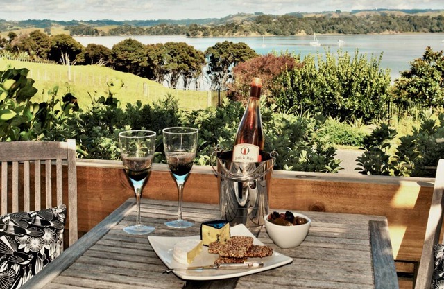 The Black Box Studio - Scotts Landing Holiday Studio