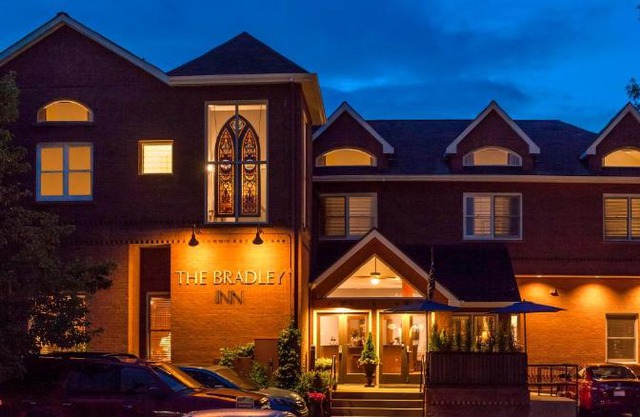 The Bradley Boulder Inn