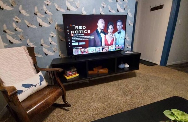 The Brier Patch - A cozy one bedroom with LAUNDRY!