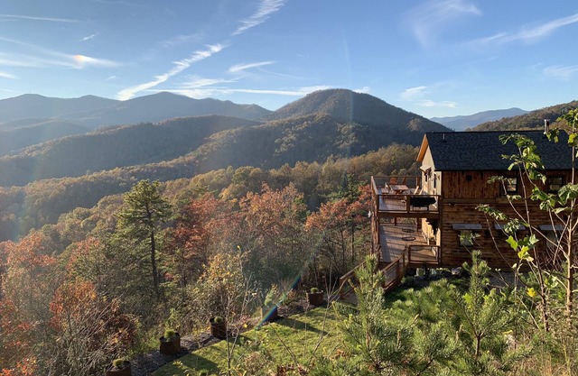 The Brindle Barn | Pet Friendly, Fenced Yard & Stunning Views