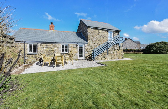 The Byre - Sennen - Three Bedroom House, Sleeps 6