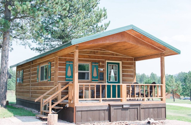The Cabin At Dakota Dream B&B. Quiet, Secluded, Close To Downtown Custer
