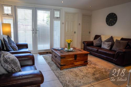 The Cabin, Glan Gwna
