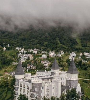 THE CASTELL CONDOMINIUM KHAOKHO BY Veerayut