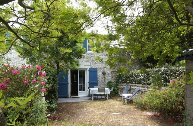 The charm of stone, House and garden, 5 'from the ocean, with 2 bikes, Internet