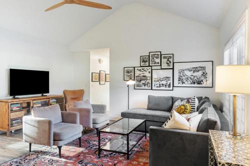 The Clover Cottage in Normaltown