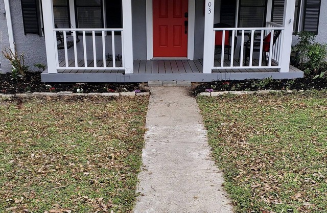 The Cottage @ Georgetown Square. 5% weekly discount; 10% monthly discount.