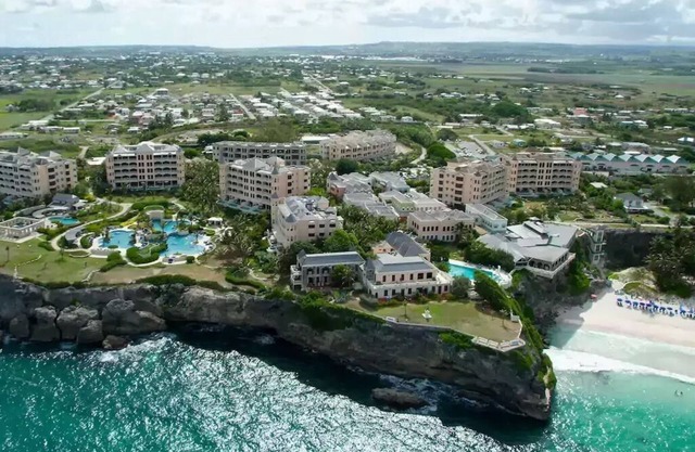The Crane Resort 2BR+3Bth. Ocean View. Priv 28' pool Kitchen+LivingRoom Sleep 6