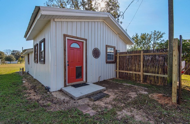 The Dog House at Stillwater Ranch