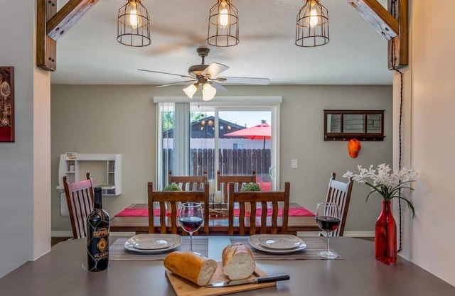 The Farmhouse by Host Boise - Pet Friendly Home and Garage near Fairgrounds