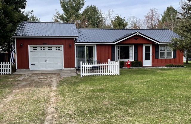 The Firehouse Cabin with Garage, Near Lake and ORV Trails