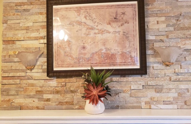 The Flat at Philmont Avenue APT at Eden Park Inn
