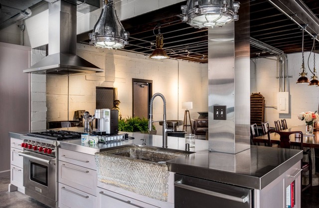 THE GARDEN VAULT - Culture-Filled Downtown Loft-Style Property, A Must See!