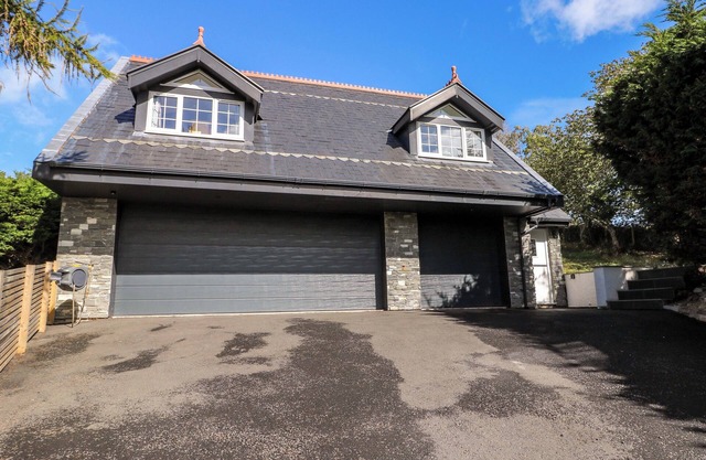 THE GATEKEEPERS COTTAGE - SKERRY VORE in Llandudno Junction