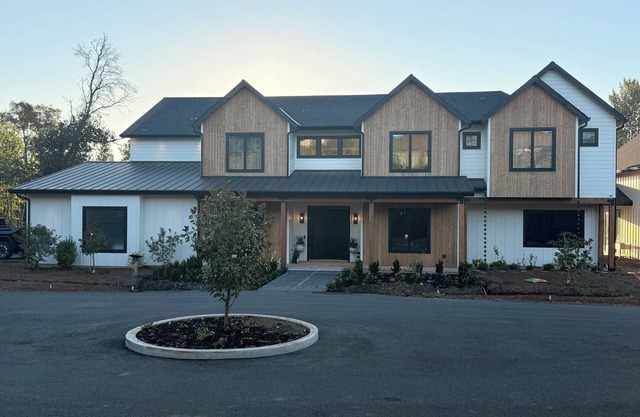 The Getaway! 20 acres, Sauna, Theater, Game Rm, Sports Ct, Turf, Outdoor Kitchen