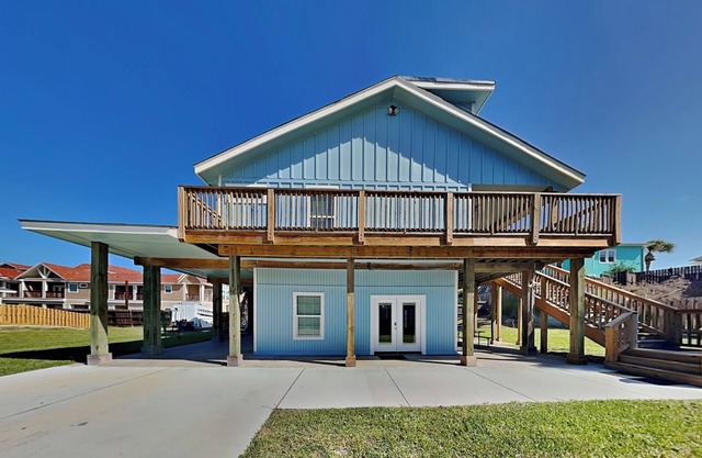 The Hidden Porpoise | In-town activities nearby