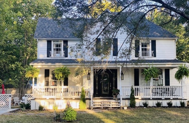 The Historic Broadway House