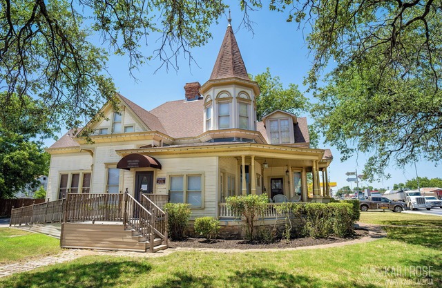 The Historic Gillen House in Lampasas TX