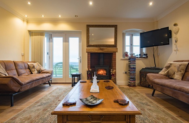The Homestead by Bloom Stays - sleeps 17